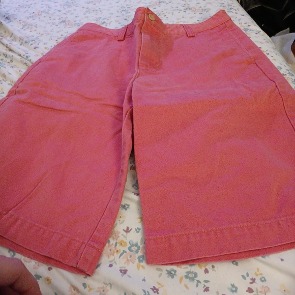 Boys size 16 vineyard vines shorts
